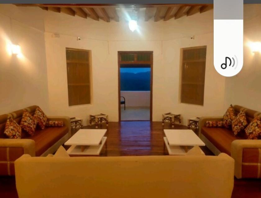 Hotel Ashirwad Junagadh Esterno foto
