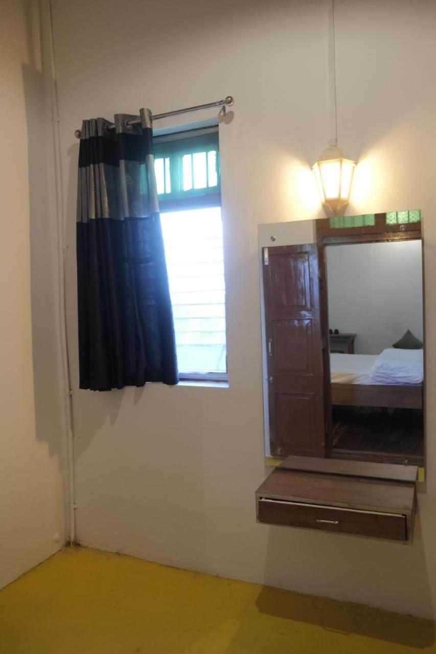 Hotel Ashirwad Junagadh Esterno foto